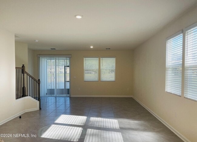 Building Photo - 291 Pasadena Dr