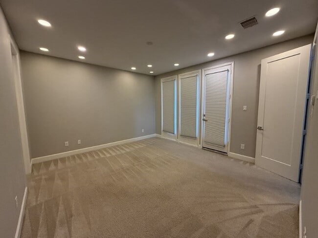 Building Photo - 2906 Baer St