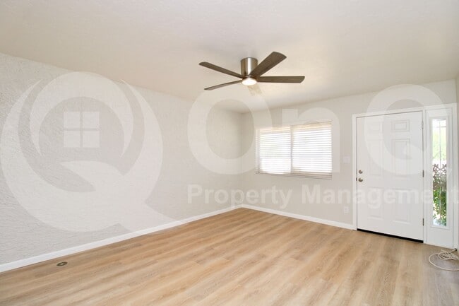 Building Photo - 2830 N Granite Reef Rd