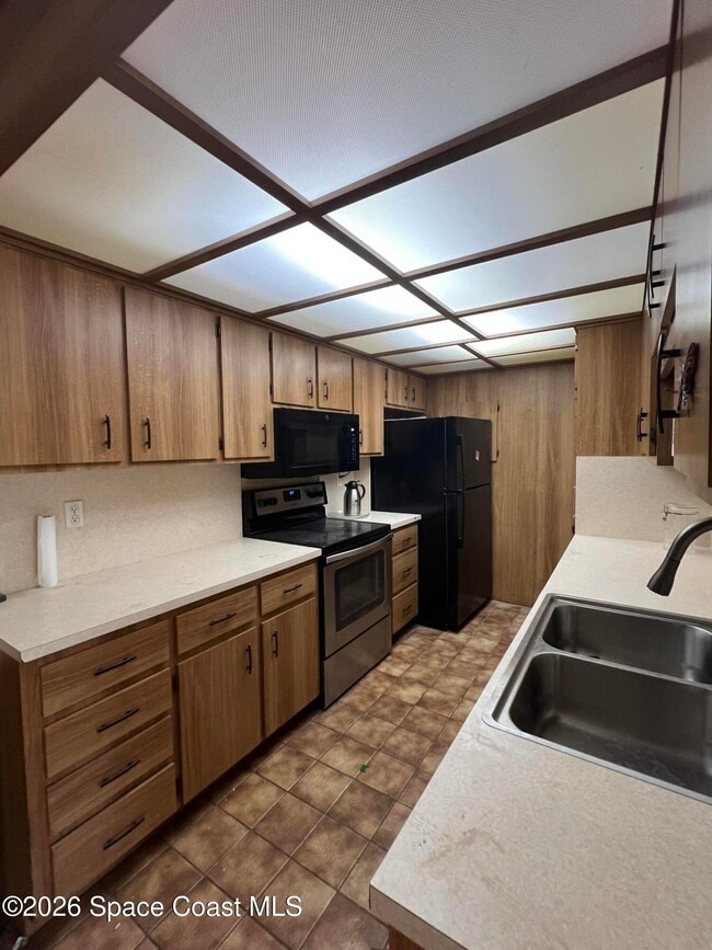 Building Photo - 304 Crown Blvd