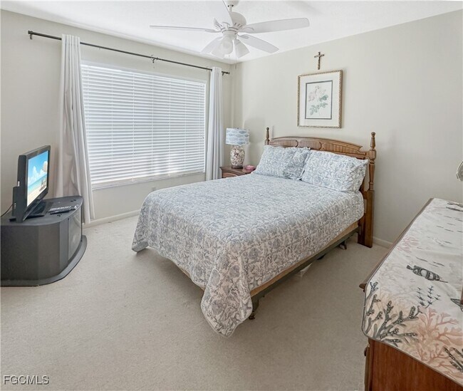 Building Photo - 4034 SE 12th Ave