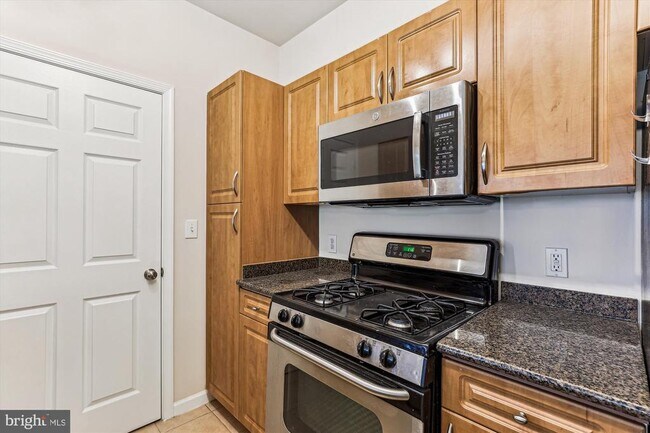 Building Photo - 12941 Centre Park Cir