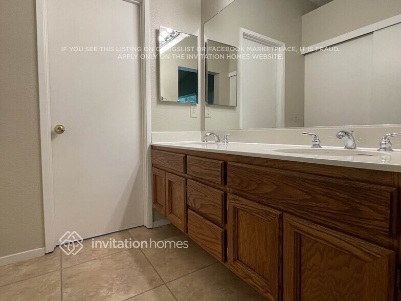 Building Photo - 8451 Buford Ct
