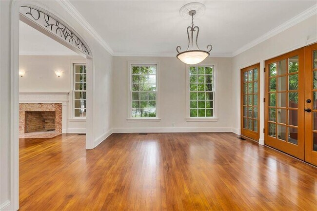 Building Photo - 210 Settlers Rd