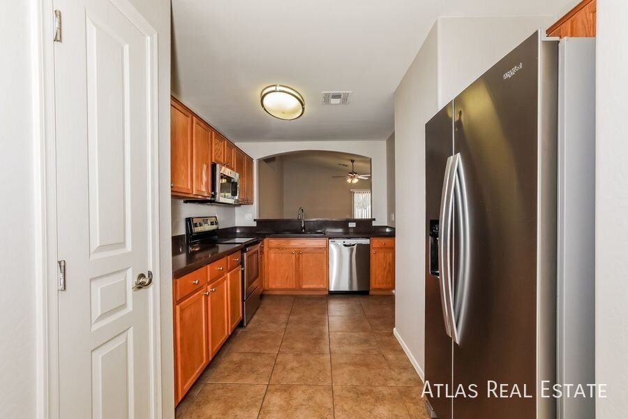 Building Photo - 2770 E Dust Devil Dr
