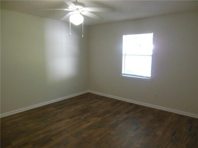 Building Photo - 141 Winter Chase Ln