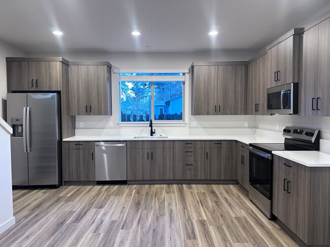 Building Photo - BRAND NEW 2 Bedroom - Available 5/5