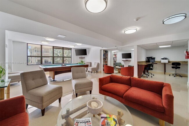 Building Photo - 6423 Collins Ave