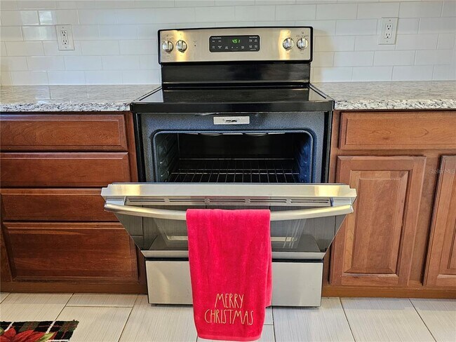 Building Photo - 18927 Boyette Rd