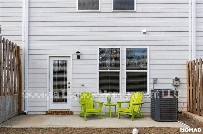 Building Photo - 110 Greenview Ct