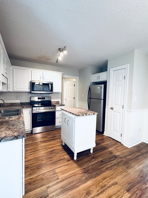 Building Photo - 821 Wallridge Dr