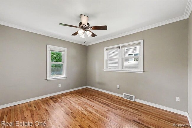 Building Photo - 1064 Woodslee Ave