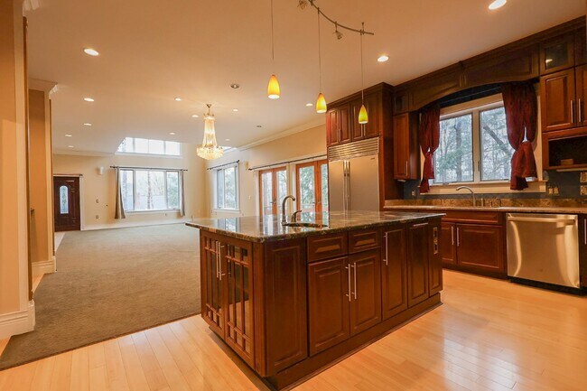 Building Photo - 67 Anderson Pond Rd