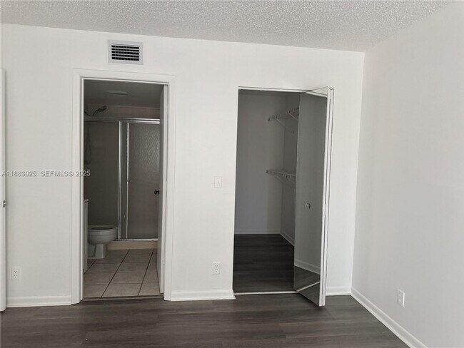 Building Photo - 1101 Green Pine Blvd