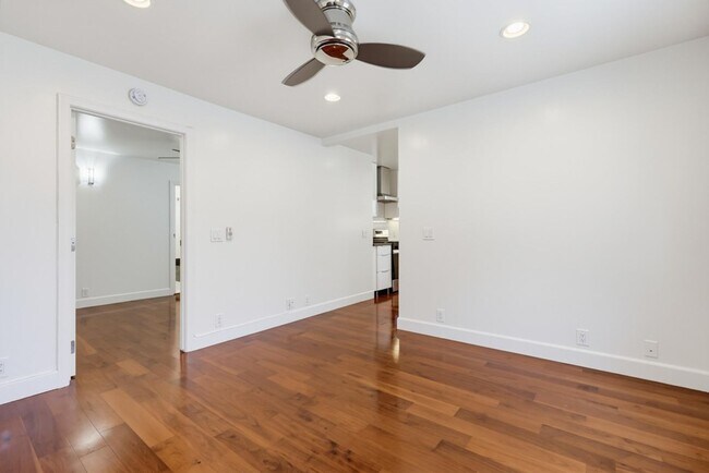 Building Photo - 1470 Rosecrans St