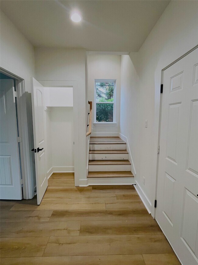 Building Photo - 3104 Arlington St