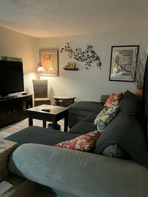 Building Photo - 640 Snug Harbor Dr