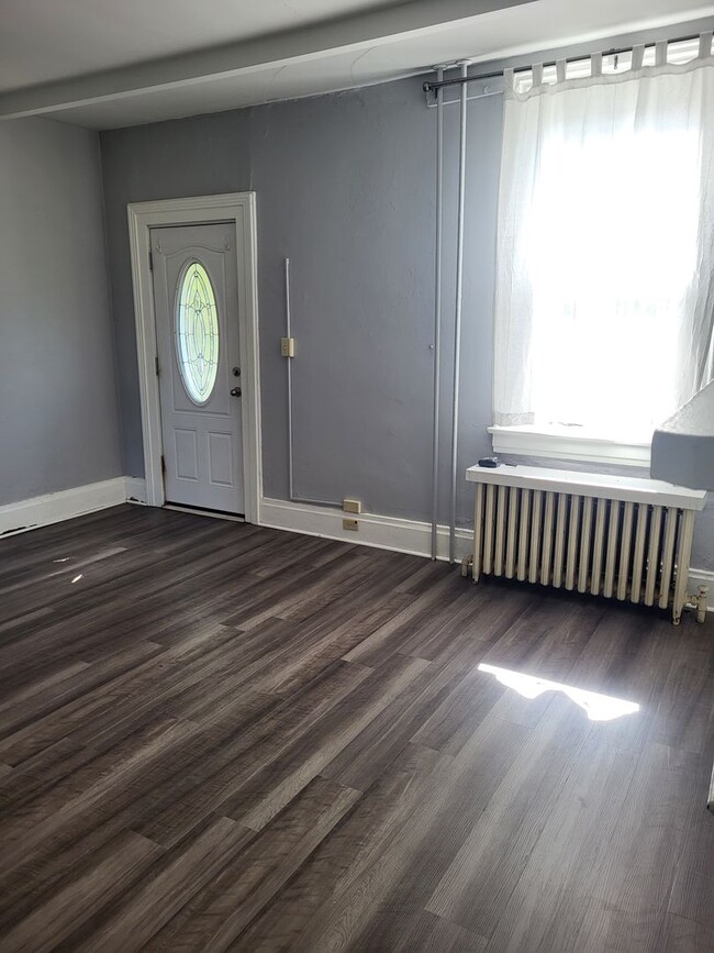 UPDATED 2 BEDROOM IN THE HEART OF BLOOMFIELD! 342 Ella St Pittsburgh PA 15224 Apartment Finder
