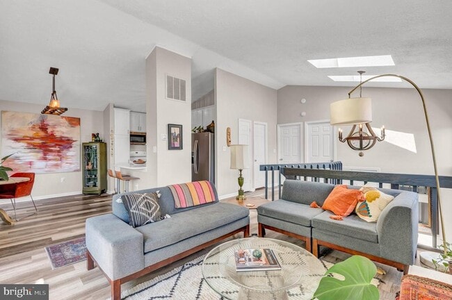 Building Photo - 4013 Carousel Way