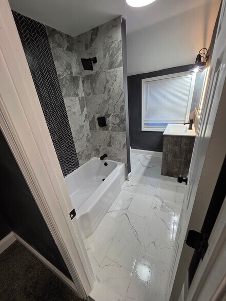 Building Photo - 4317 Elizabeth St