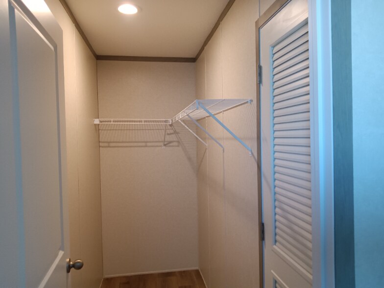 Building Photo - 72 Hunters Rill