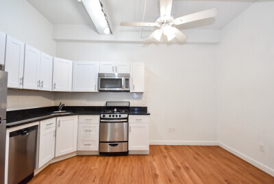 Building Photo - 128 Hemenway St