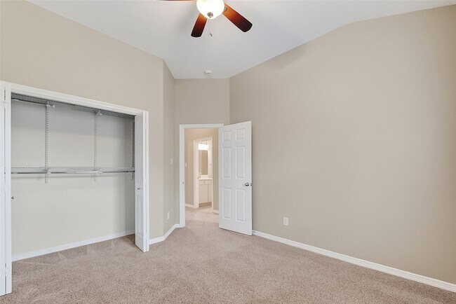 Building Photo - 3226 W Trail Dr