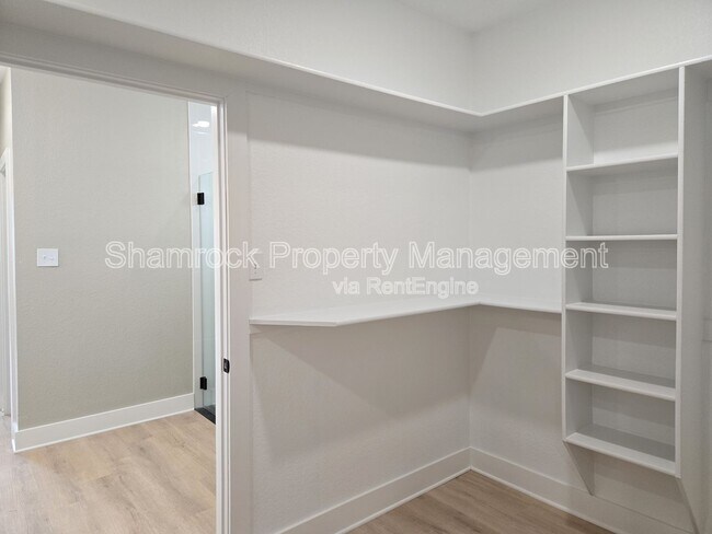Building Photo - 9900 Ridings Dr