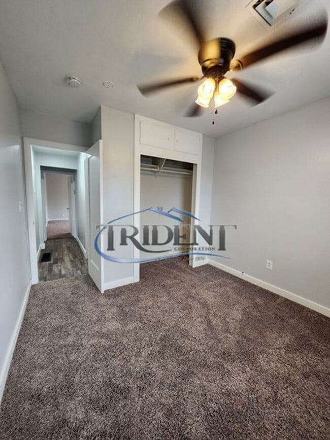 Building Photo - 831 I St