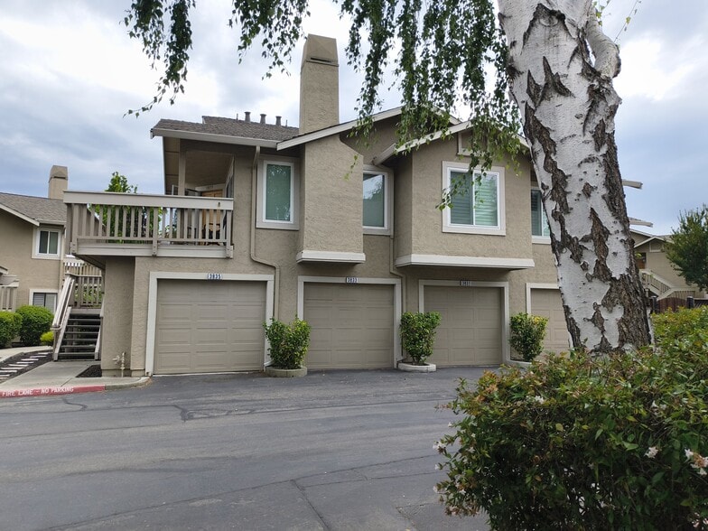 Building Photo - 3833 Crow Canyon Rd