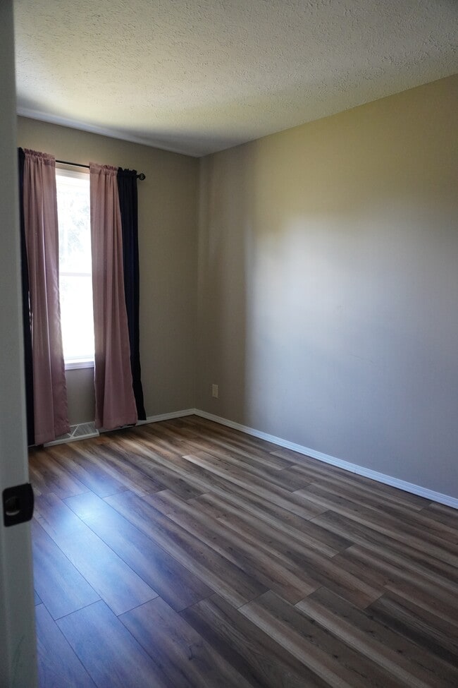 Building Photo - 37 Ems D22A Ln