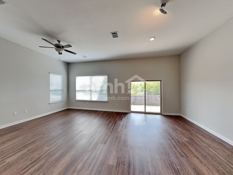 Building Photo - 5801 Kara Dr