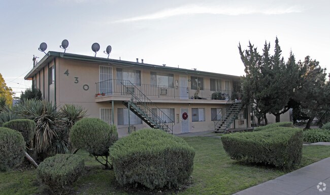 Primary Photo - 430 E I St