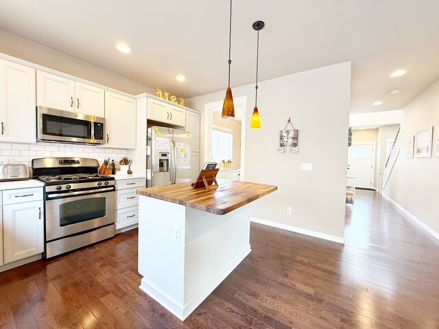 Building Photo - 2698 NE Noll Valley Loop