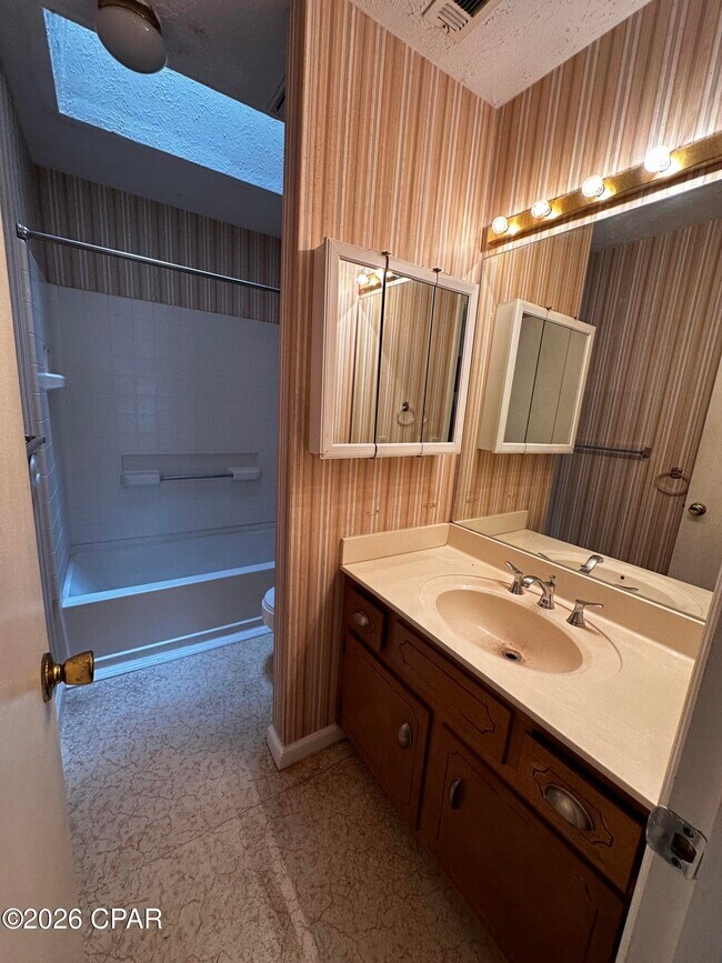 Building Photo - 126 Kristine Blvd