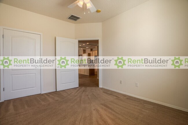 Building Photo - !!!!AMENITIES GALORE!!!!
