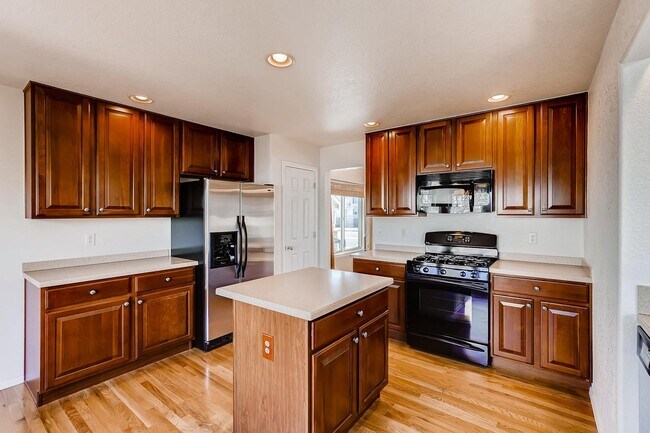 Building Photo - FABULOUS 3 BED/2.5 BATH HOME IN RENAISSANC...
