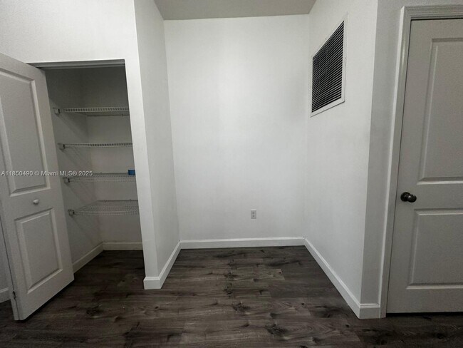 Building Photo - 12617 NW 32nd Ct