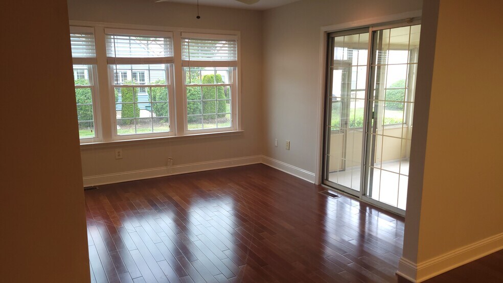 Building Photo - 174A Concordia Cir
