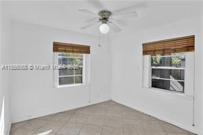 Building Photo - 858 SW 11th Ct