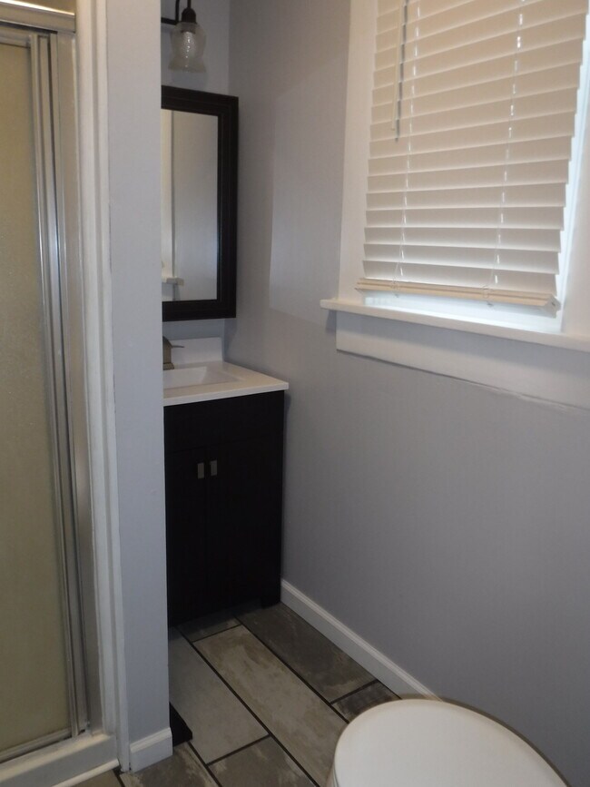 Building Photo - 1003 Mason Rd