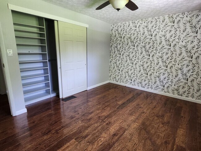 Building Photo - Charming 3-Bedroom Home in a Quiet Cul-de-Sac