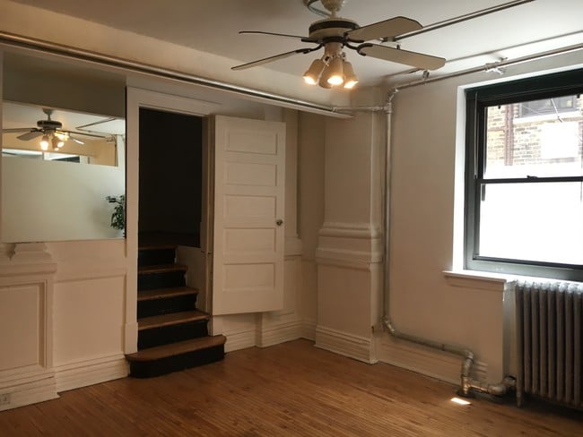 Building Photo - 3201-3209 N Clark St