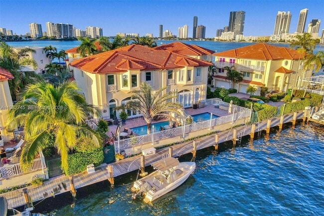 Building Photo - 3942 NE 171 St