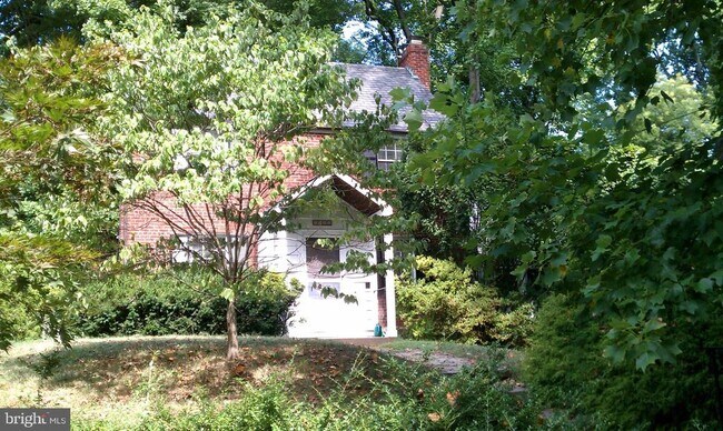 Building Photo - 9412 Columbia Blvd