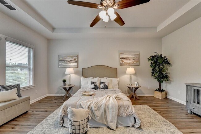 Building Photo - 2017 Yvette Wy