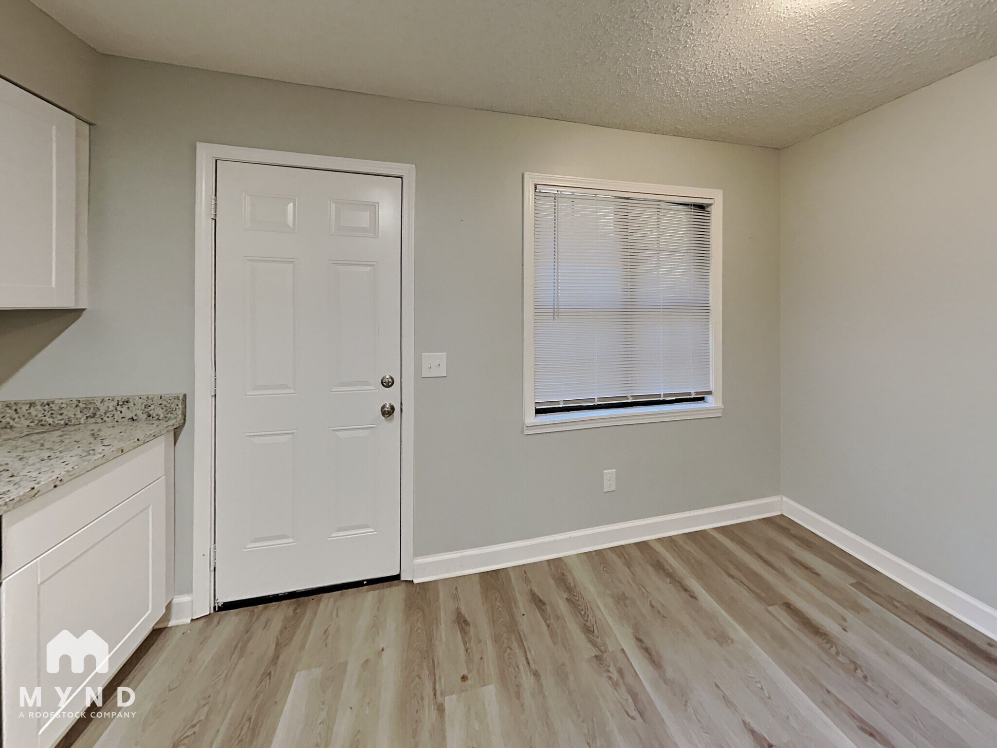 Building Photo - 4645 Sandy Park Dr