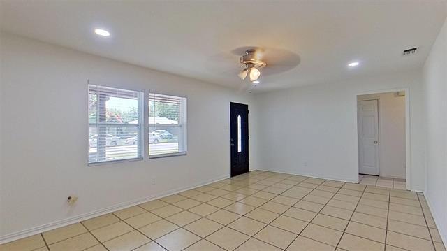 Building Photo - 424 Parkside Dr