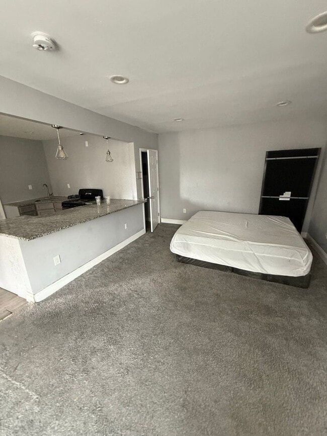 Building Photo - *Coming Soon October 15th* Updated 2 bedro...