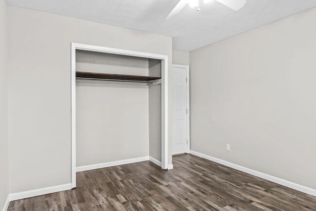 Building Photo - Newly Updated 4bd/3bth in Seymour!